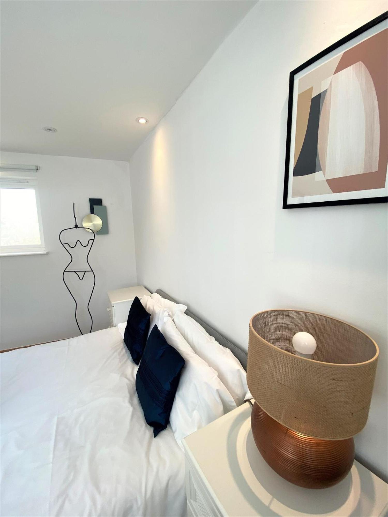 Prime Location! Detached Clifton Home With Parking Bristol Kültér fotó