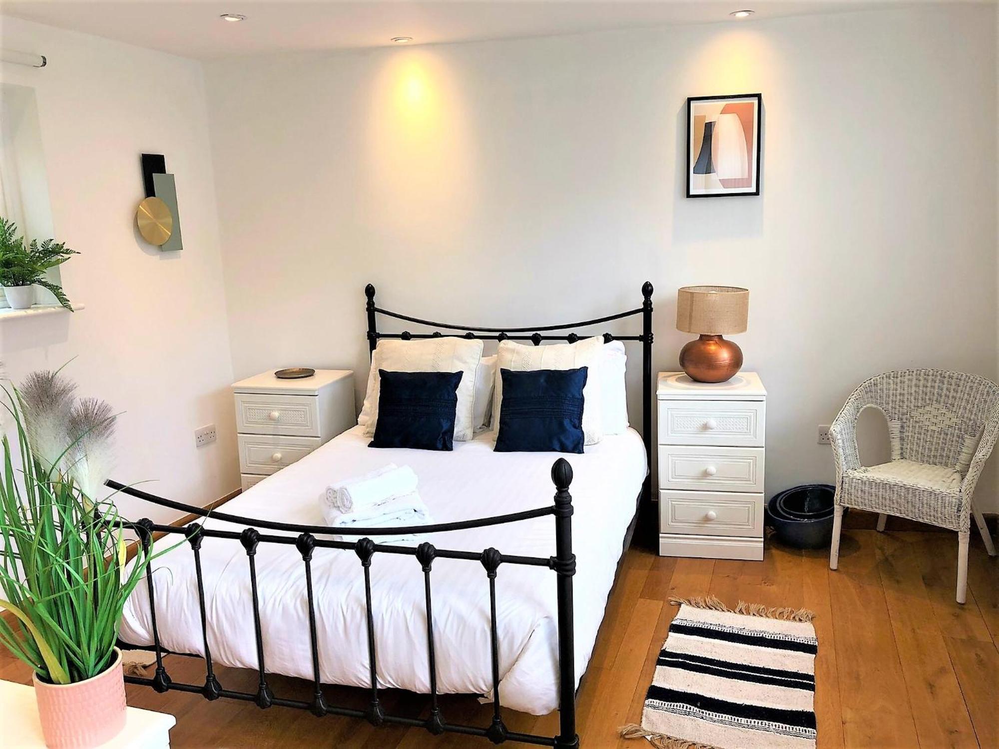 Prime Location! Detached Clifton Home With Parking Bristol Kültér fotó